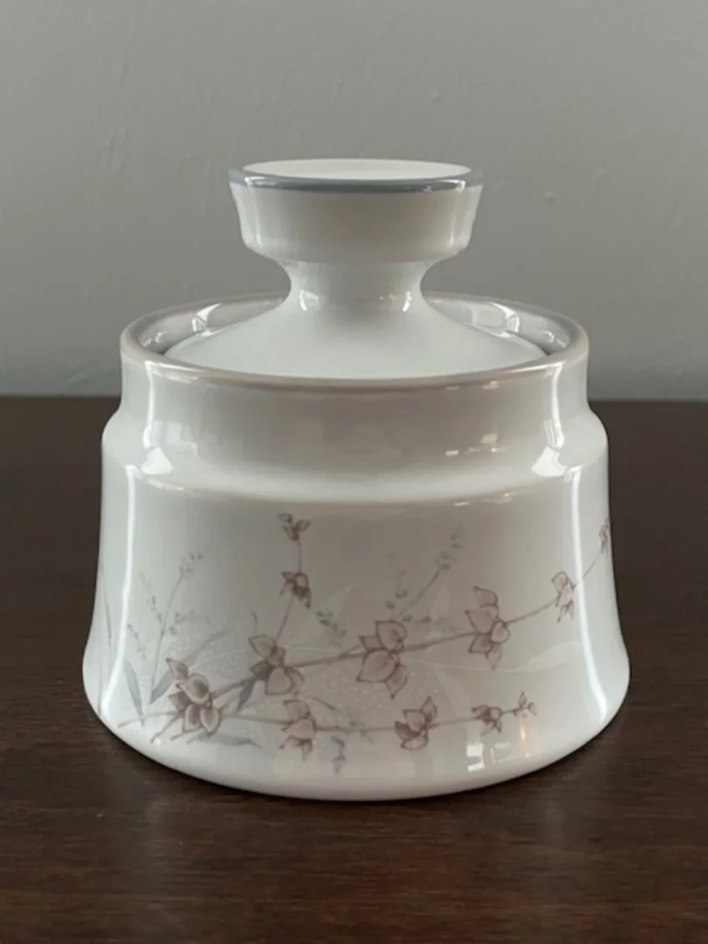 Noritake Stoneware Sugar Bowl with Lid Woodstock Pattern Floral